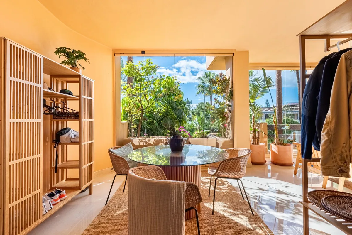 f1a24865-5354-4368-98d8-f57c27d97b27