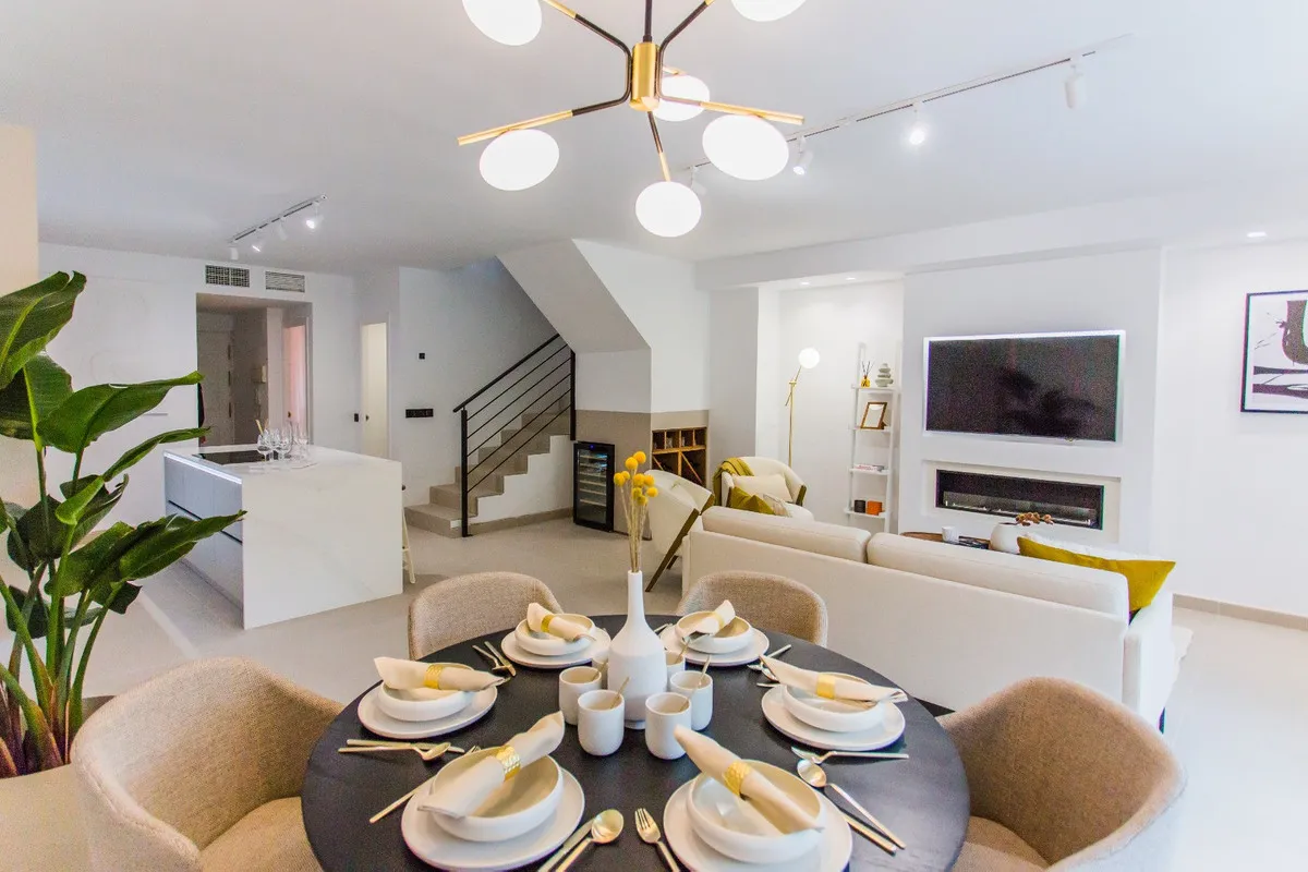 e8c1f7e8-69a7-4409-ba3d-9e6d034c2243