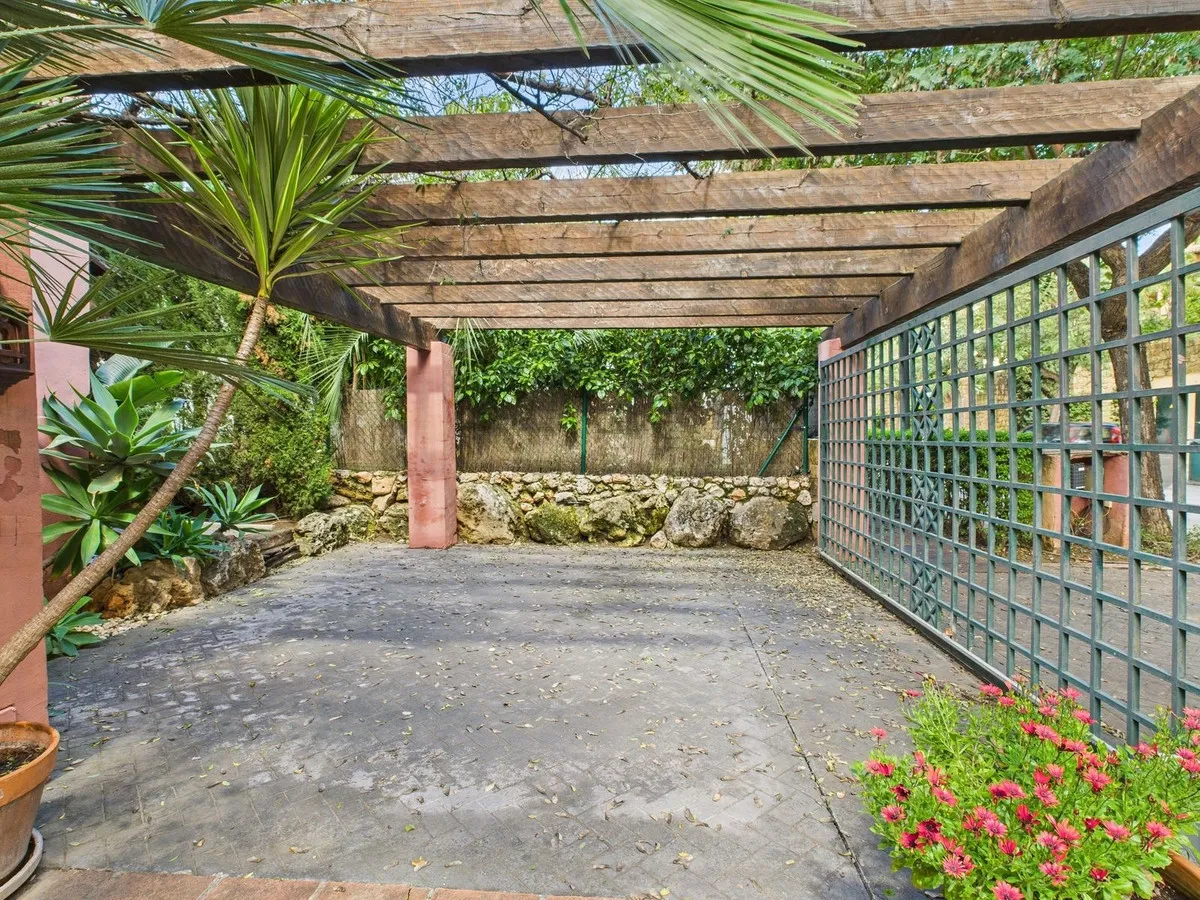 7fc549a3-78b6-4fce-9ba1-5bb0417801cb