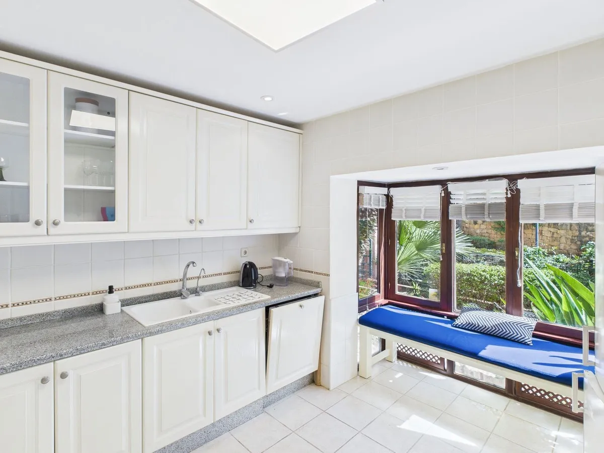 a846c5dd-3f4e-43aa-877d-de46421edd8c