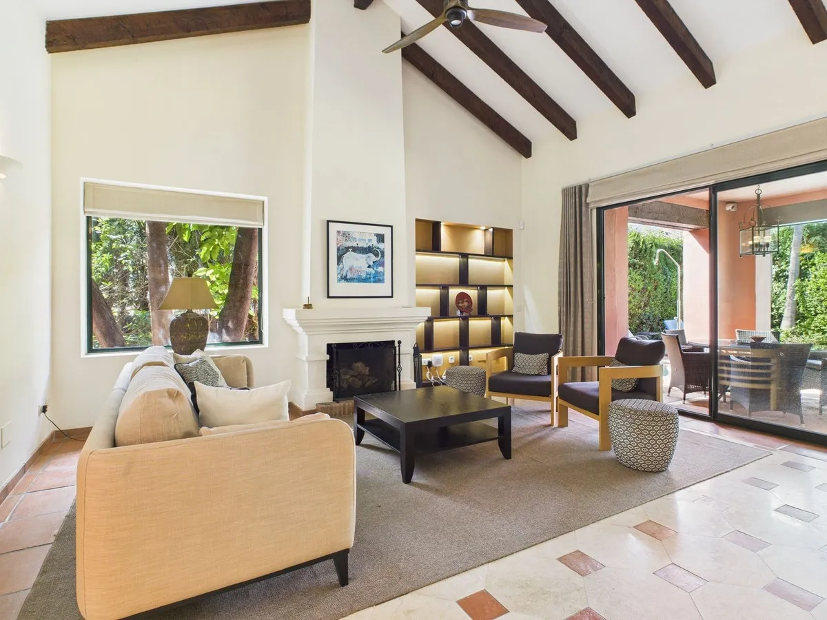 c4af4024-1967-4645-93a1-33f4e35e8418