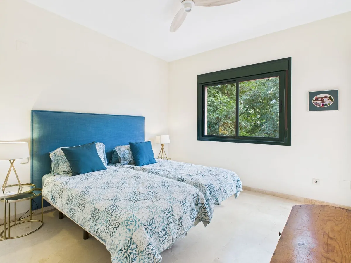 e808dc70-e796-48ef-8cd6-aa5544b5146f