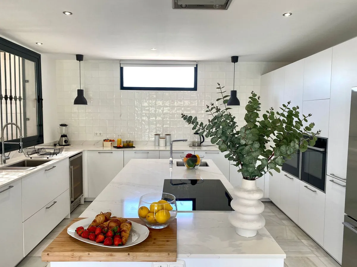 54f8be61-f23e-4879-bd09-8c20065c7e83