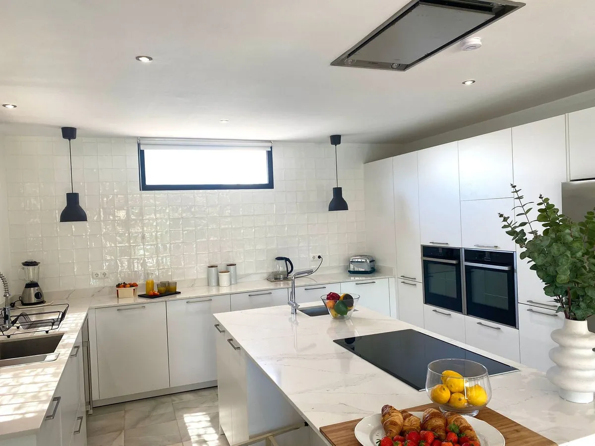 cc0bcaba-a916-4a5f-ae5a-8456746a305e