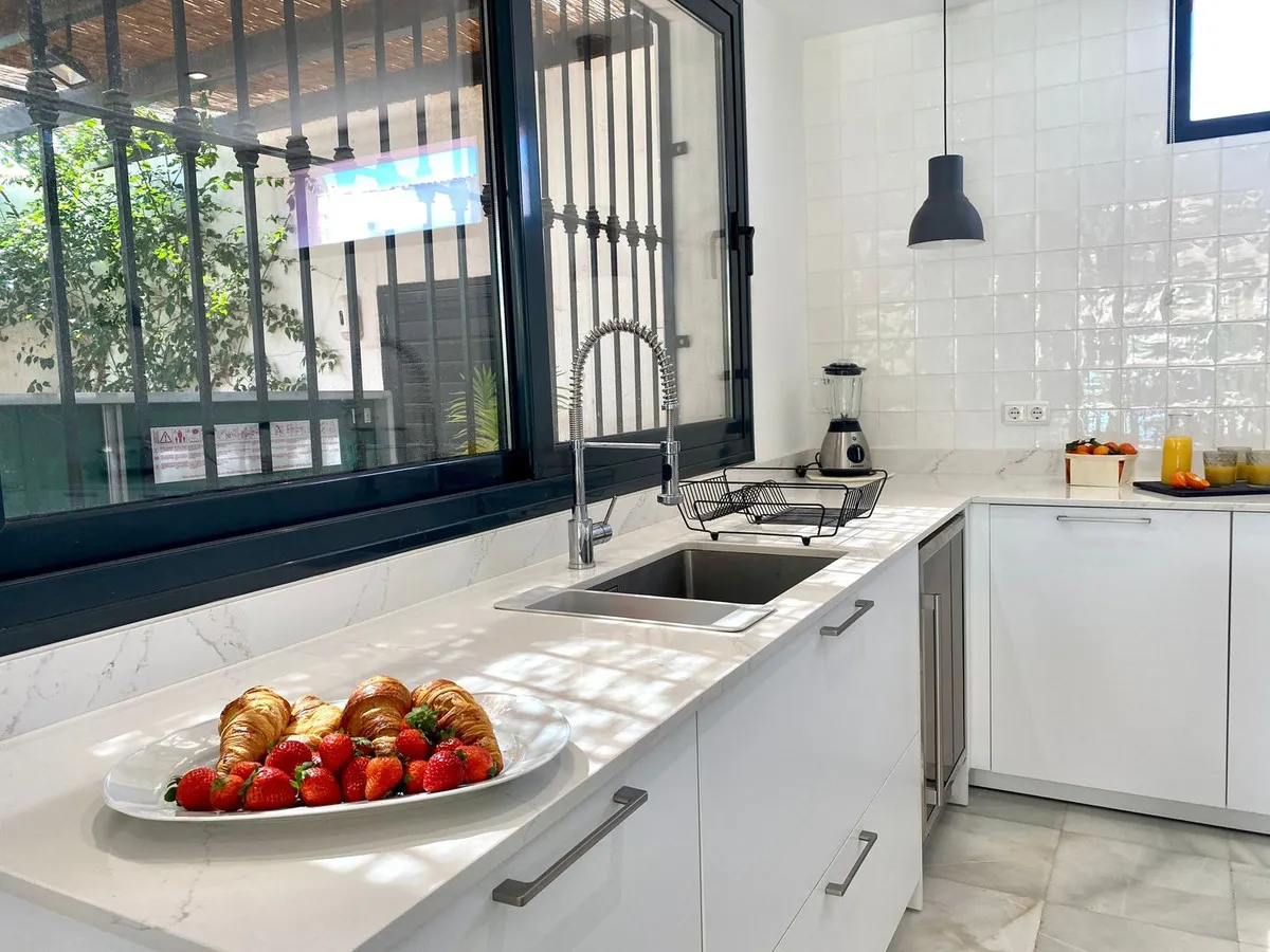 ff9f69e2-b312-4a83-ac12-bce107bbc853