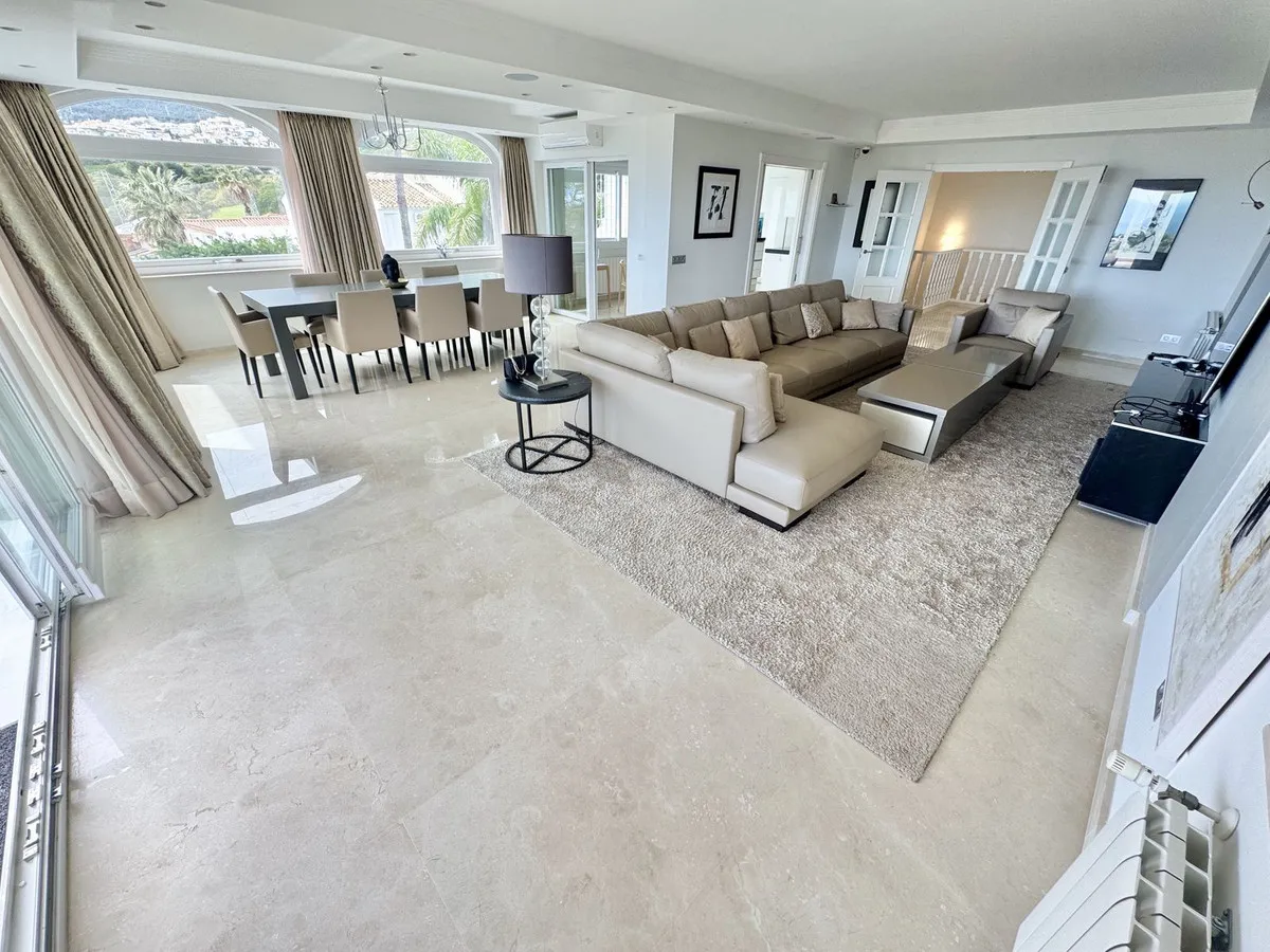 021b7d3a-b509-4b2c-8be6-803e7b77635e