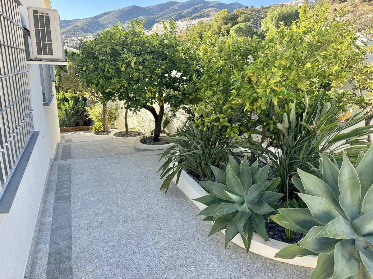 89722433-ecf0-4d1b-bed8-42a1170dd00e