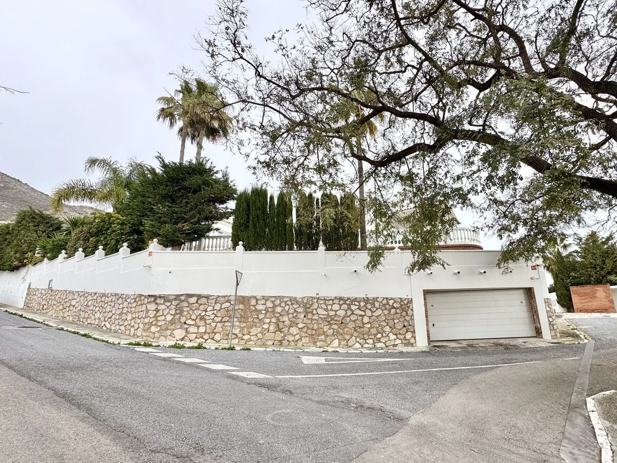 99142081-c1d3-49a0-9453-4125899fc09f