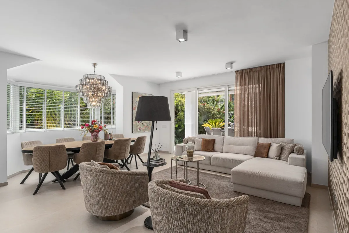 6e48917c-9de1-4416-95e5-be3b835fe301