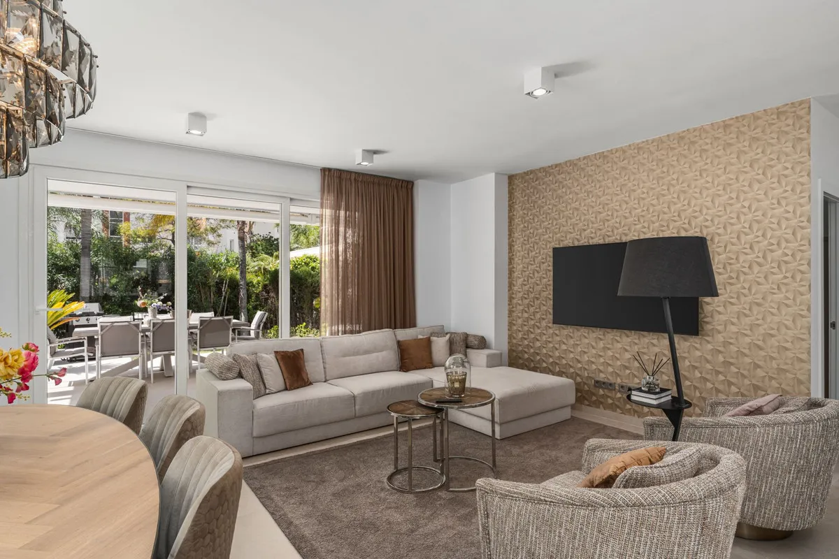 afb310ad-7c06-4882-8295-fb379320a806