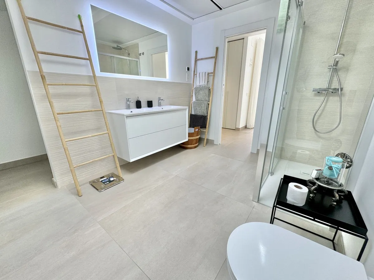 0da9ccf6-81c7-417d-9e7e-899e40704524