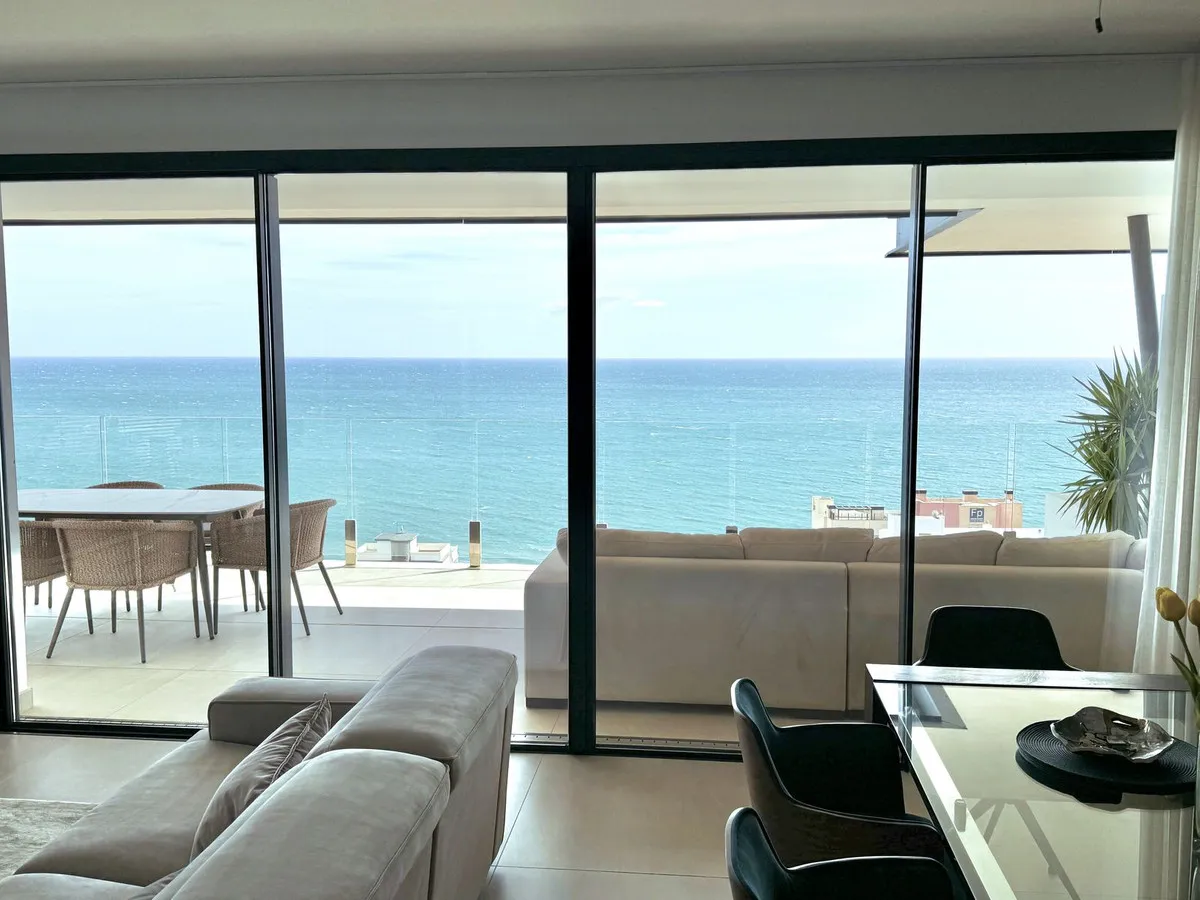 c1d0f3a4-5ca2-4de1-8fbc-383f4f3c02df