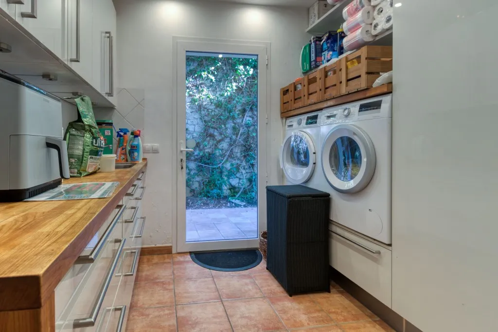 4a9f8235-e3a6-4f71-8a0e-6ab9ac8d80f5