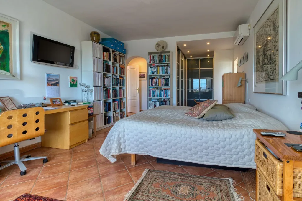 cc39b380-7b93-4efb-be2e-cf9297840514