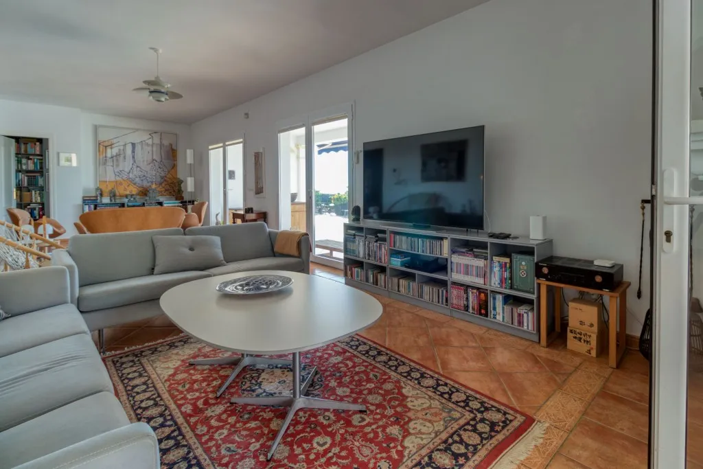 e67a33a0-8993-4c22-9923-c148e31b8eeb