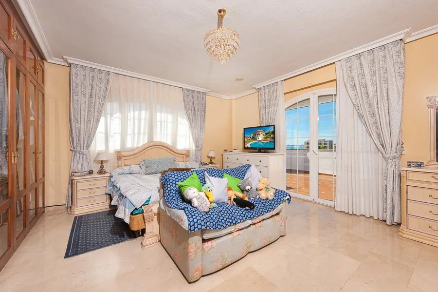 7d5b5491-7175-4ad3-b209-38019d2da9cf