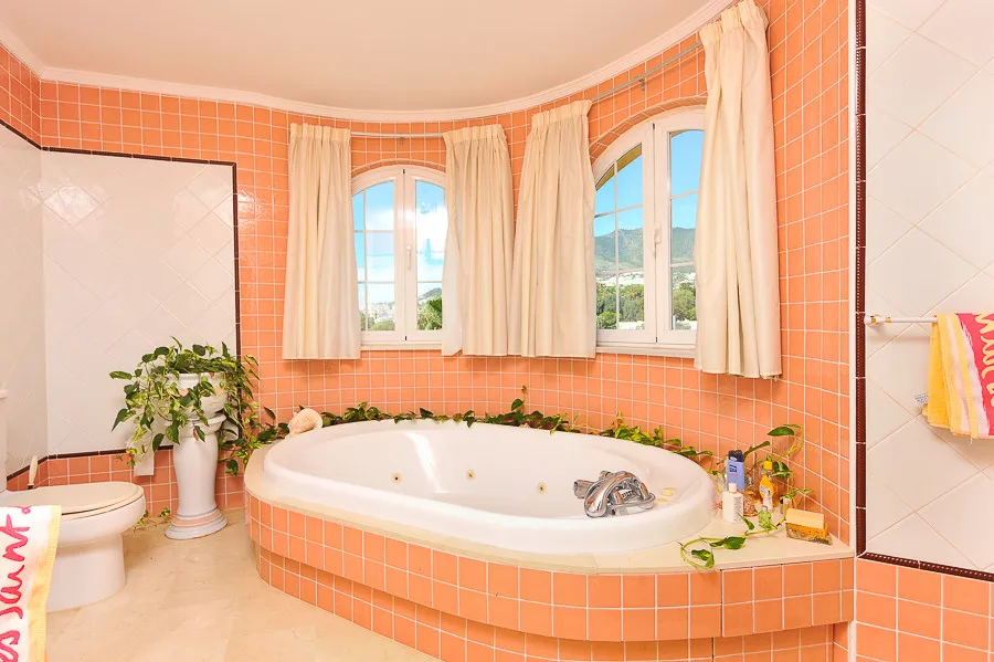 c6ed0a83-f231-42dd-9d63-51676b775725