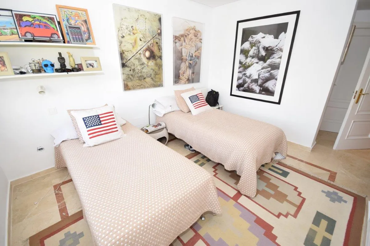 4dd599de-ad79-4eb9-b563-206032989325