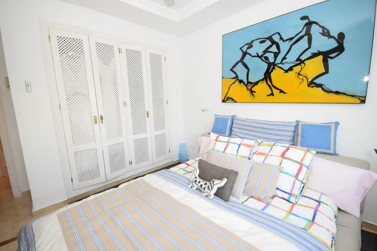 9ec43b9f-56e7-4e21-a3d1-24d9665ffbee