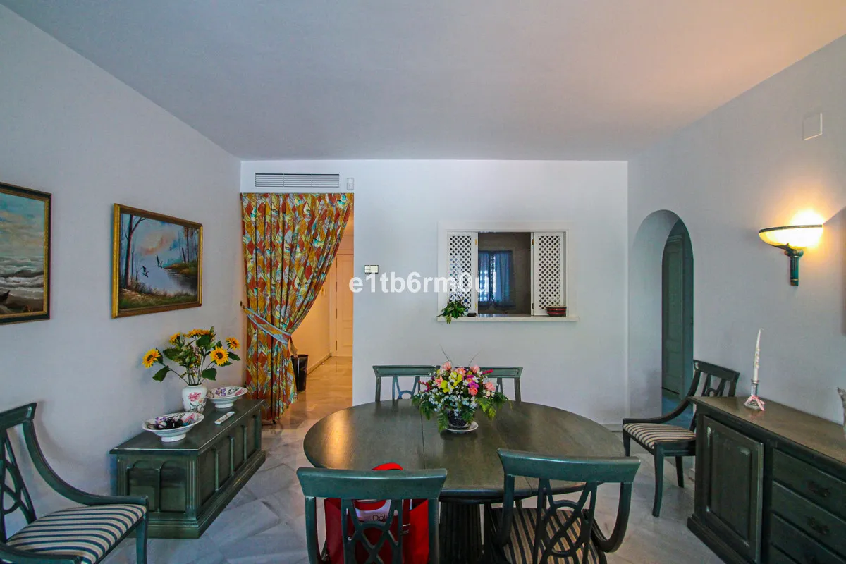 1e16b595-2261-4c2e-b6f5-77b99a5a1e72