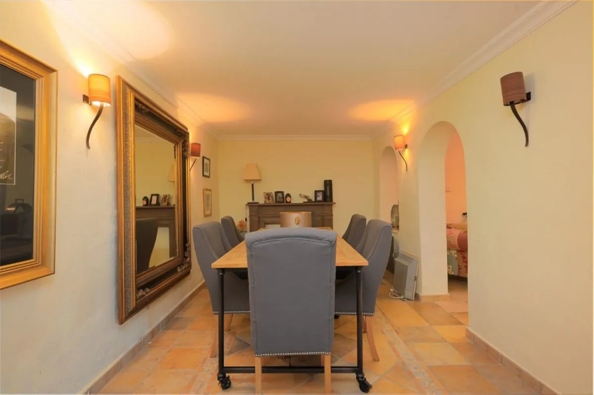 802ac3ed-cdac-4bd5-b25a-fb58c4e16dd2