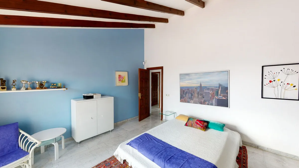 3d557d00-83b2-496c-8b6e-1c5040e23e95