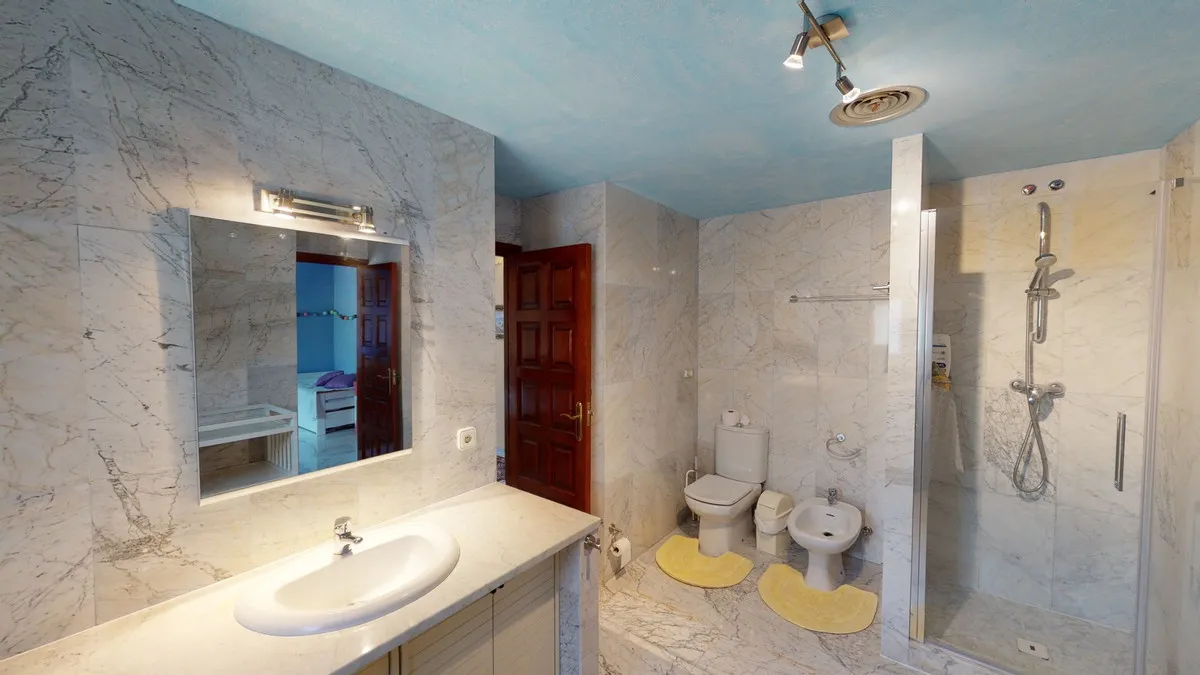 5d423a3a-f684-427f-89f5-e11b3c692419