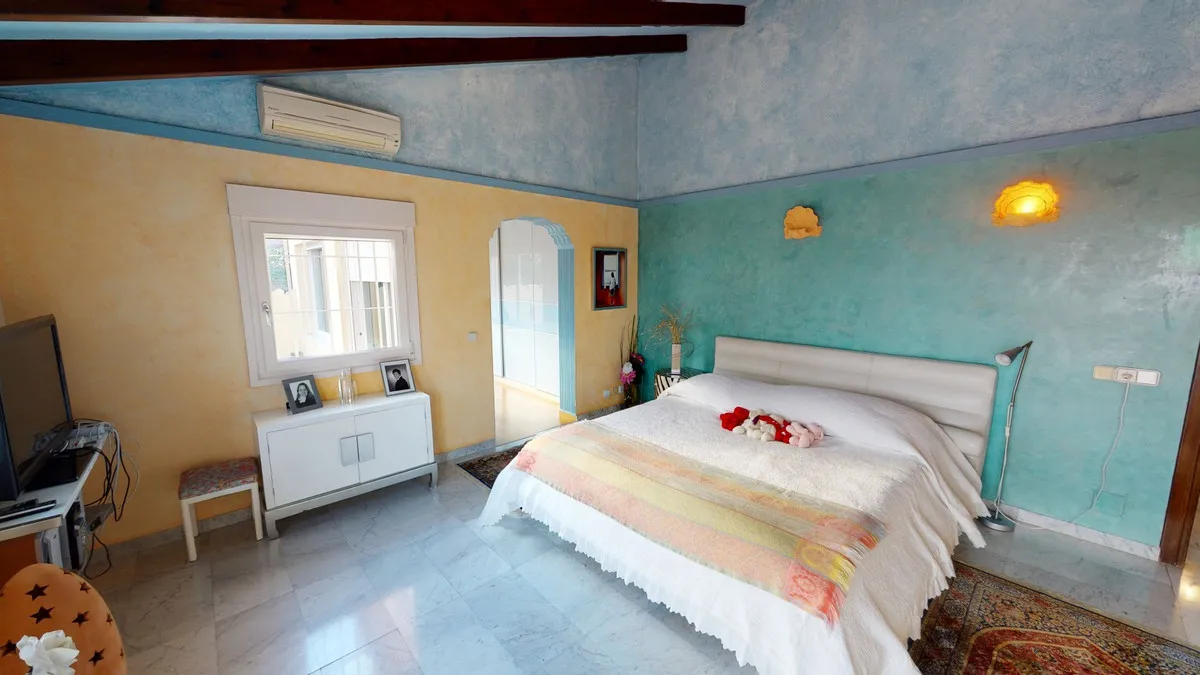 9ba3c9fd-fdad-46a6-a2b6-8a442a6d884b