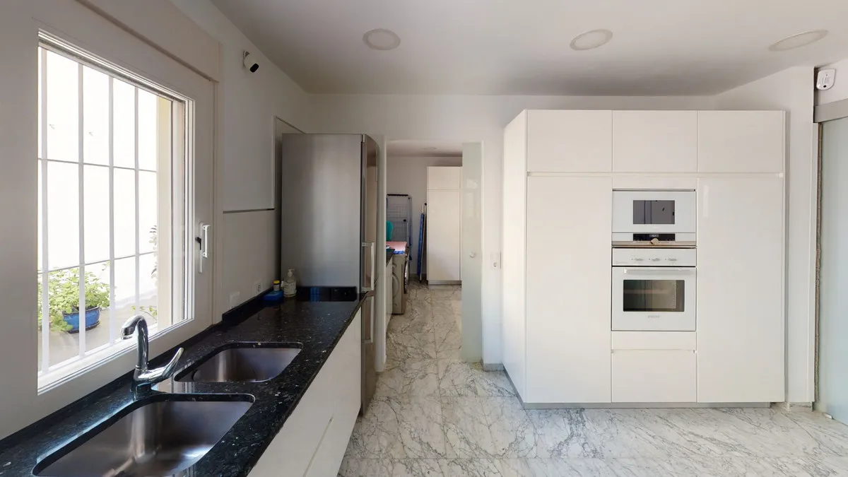 ae0b2eff-efff-44db-91bf-5e41be10f928