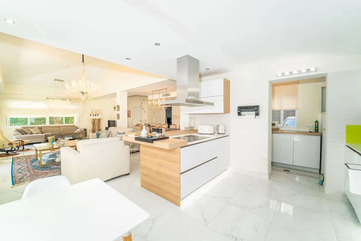 11271c92-317e-48a9-bd07-bdd170947c28