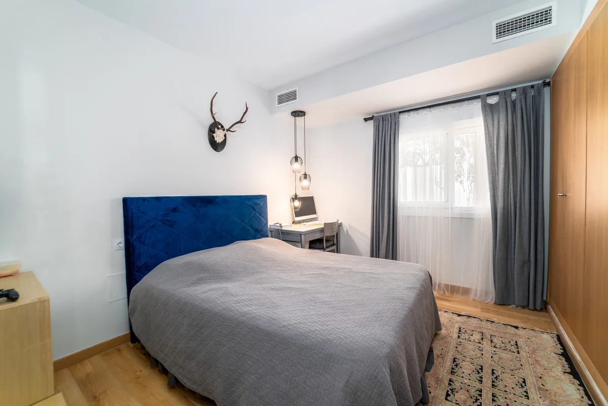 73d6c8a4-ae92-42c0-a109-6ceb97fff167