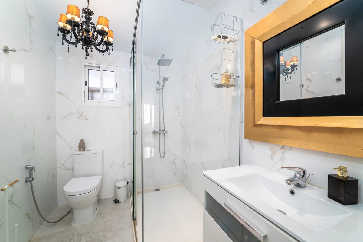 7ce65312-af4e-4099-82f4-cb89864cc6c7