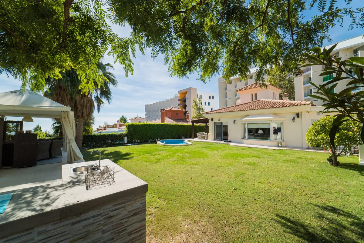 8f328995-dbd5-4671-9ead-c3f0d945d9f1