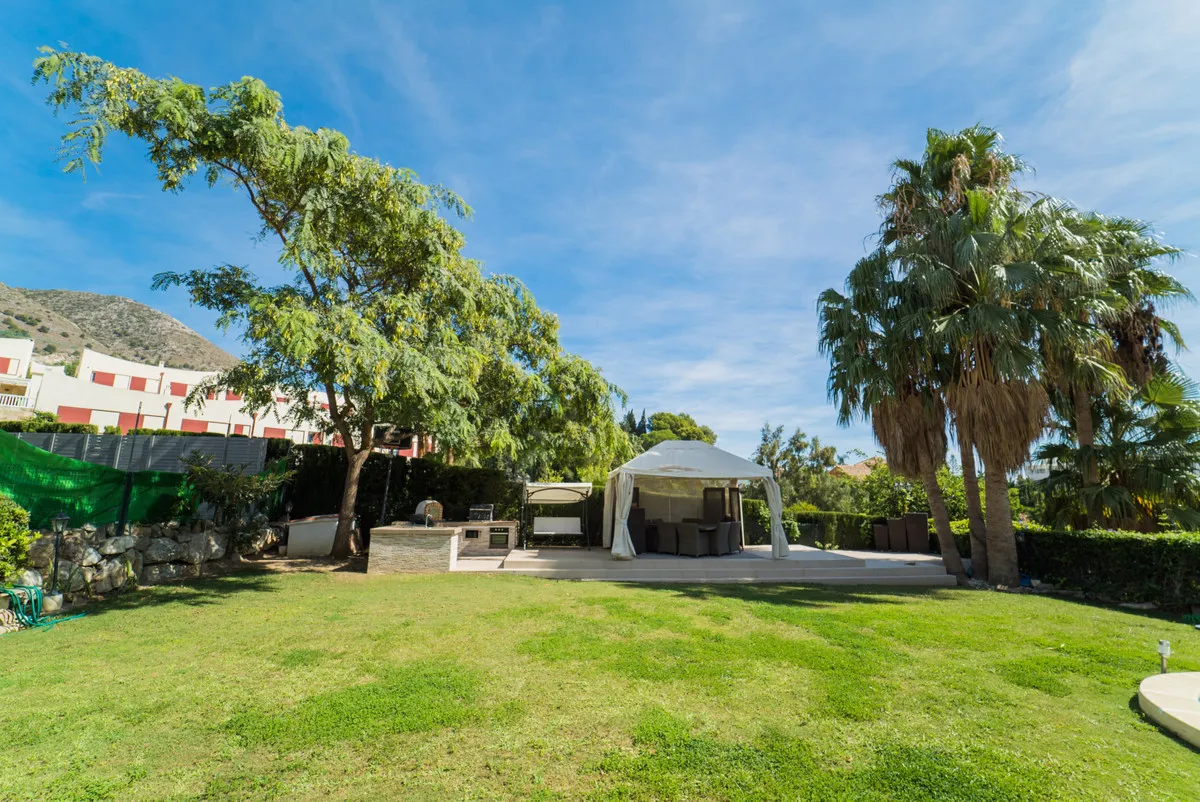 9bd15a1f-54ac-4d49-93b4-9be542bf4221