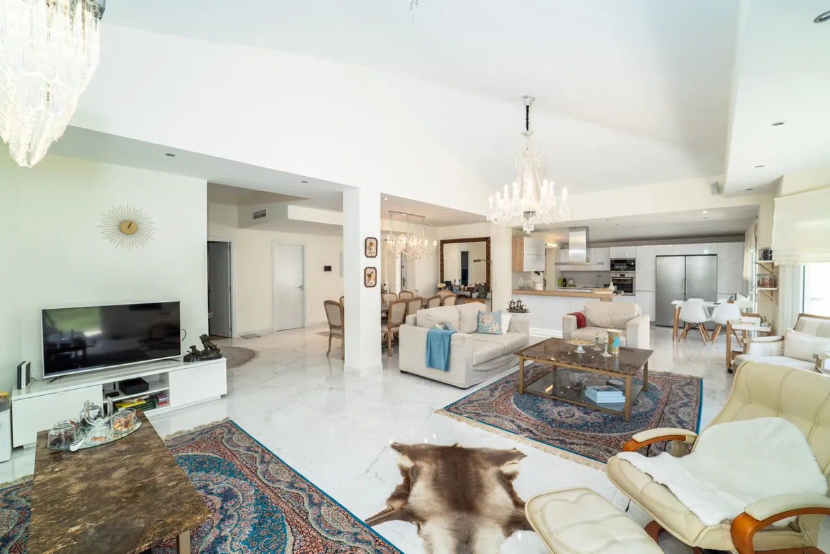 bfe30122-a695-49b1-b470-3f13c2f65570