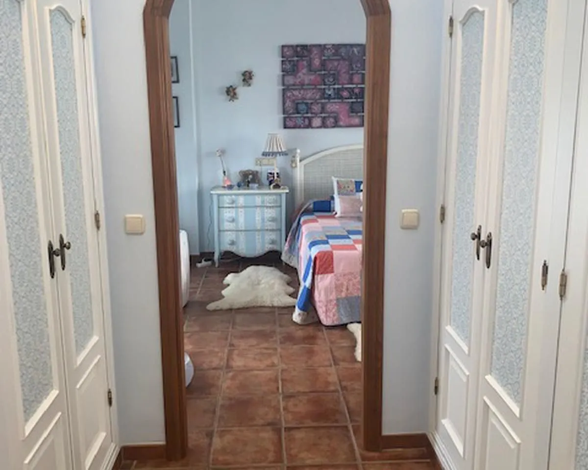 fe3d9fbf-c398-464a-a8d7-f1b72c6afa43