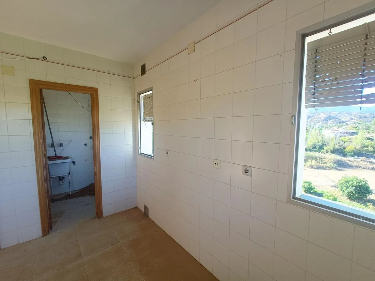 33d3fa71-db40-447f-b180-2616edb32721