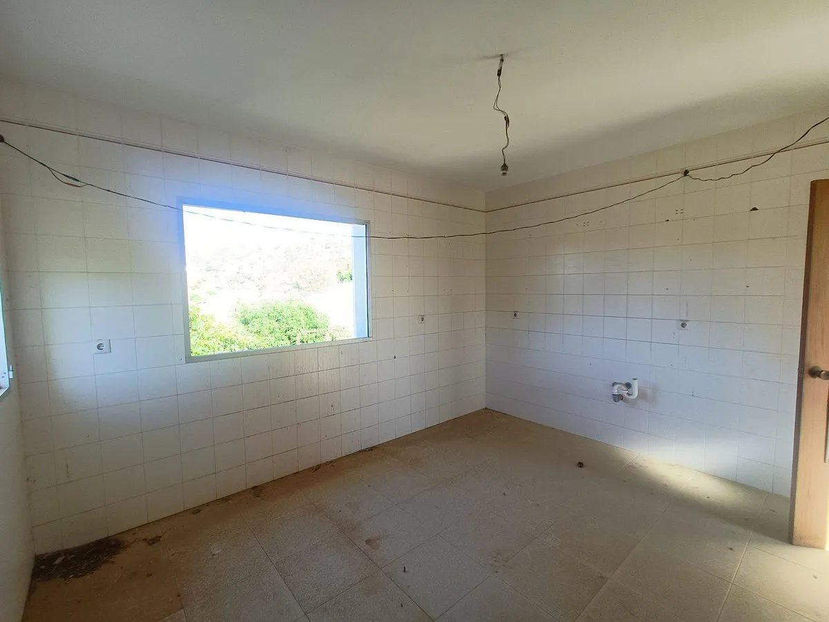 40ade47f-05bc-4953-81c4-18444927b906