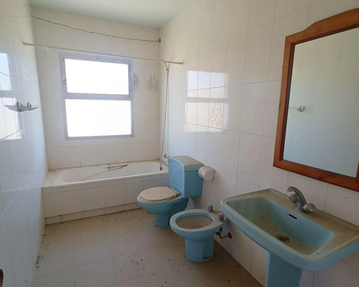 ba329e3f-887b-4fad-8c0f-cdb38ea8a548