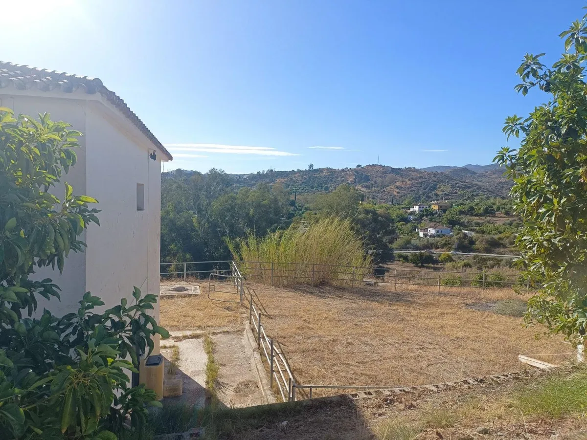 fe30898a-1195-42f1-b518-b1f25e675b75