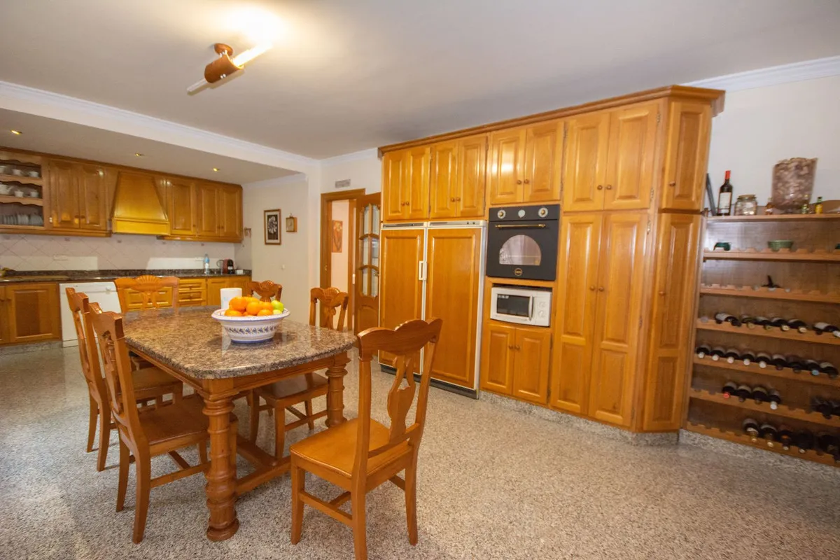 183e7b46-5ff0-403c-8976-75ade2f398c7