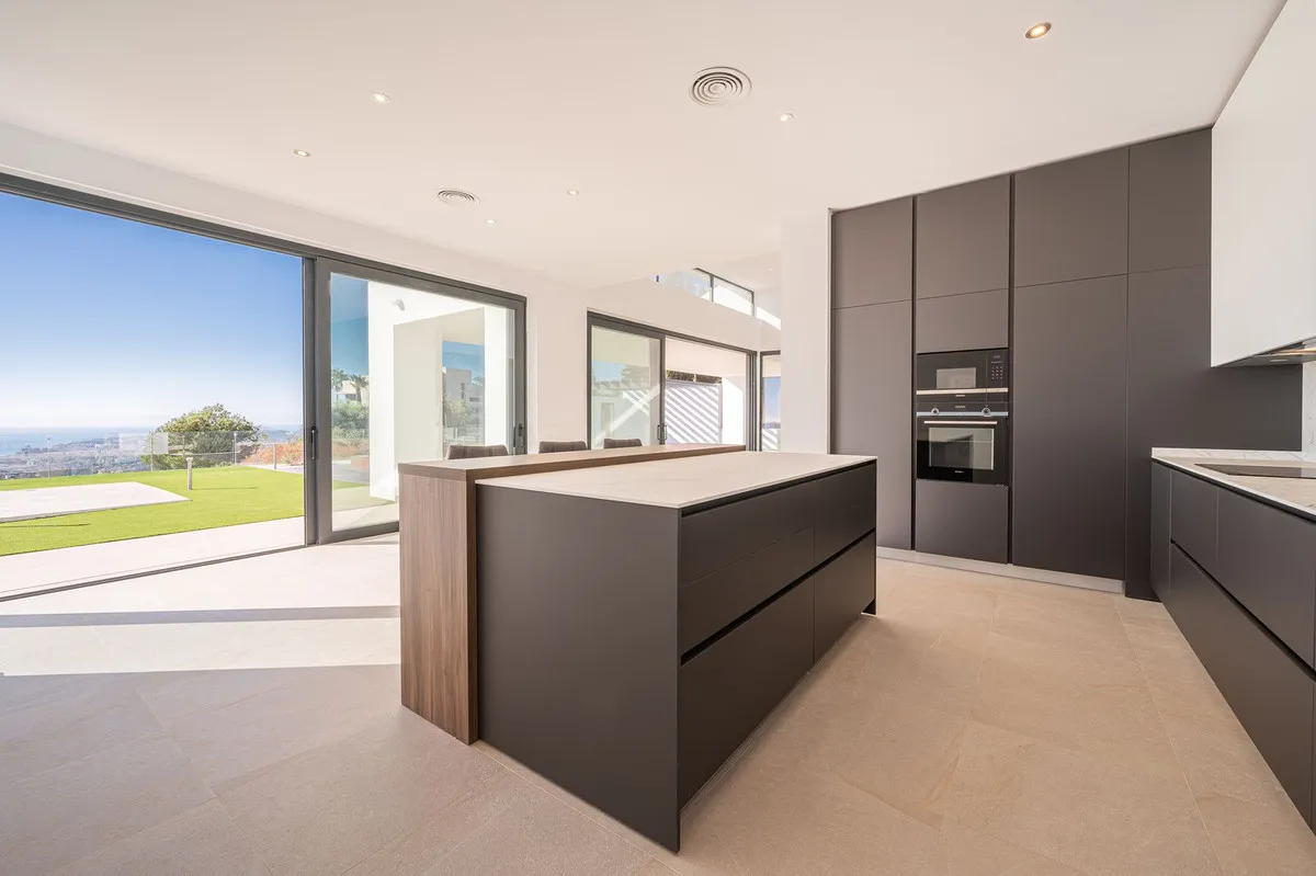 14b8ac63-bcb4-4844-b5ca-6022c8eebc9b