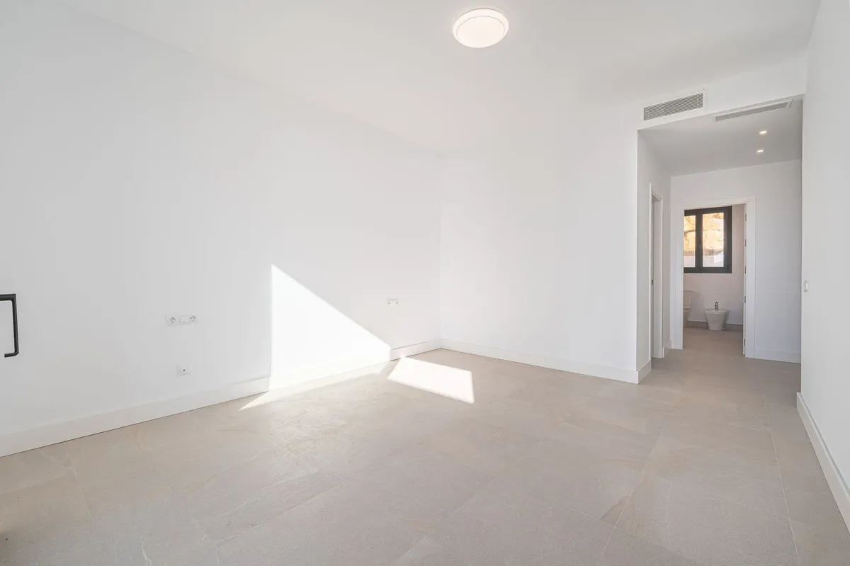 2131fae6-fef1-43c7-afee-78aaa99c25ae