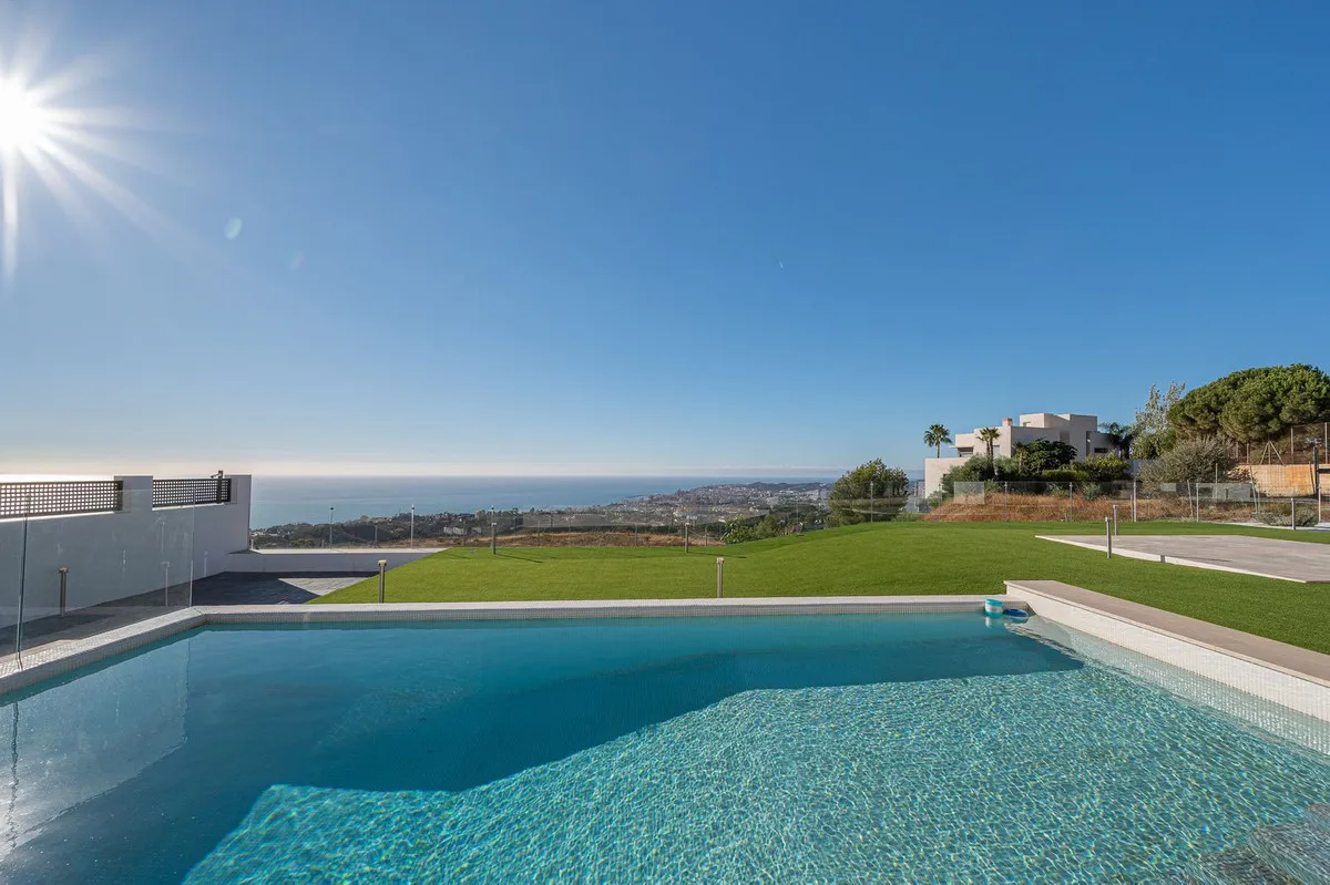 26b89699-66ff-49c0-924b-7e217536f9a5