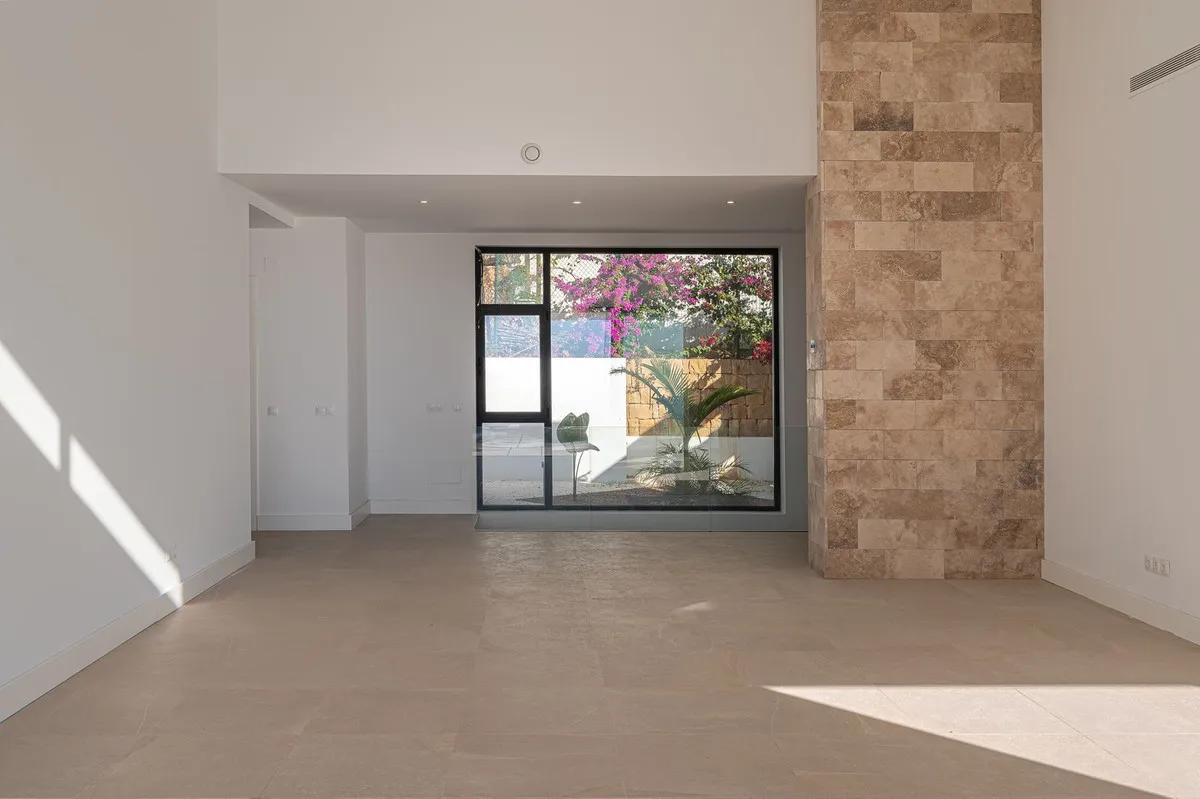 3bc10117-b7c3-446a-aeeb-4a216f6263ae