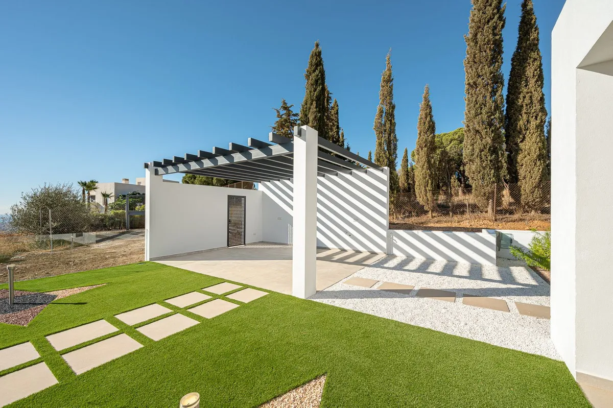 54ccf9f6-105e-42c9-8d8c-9c9889862eb3