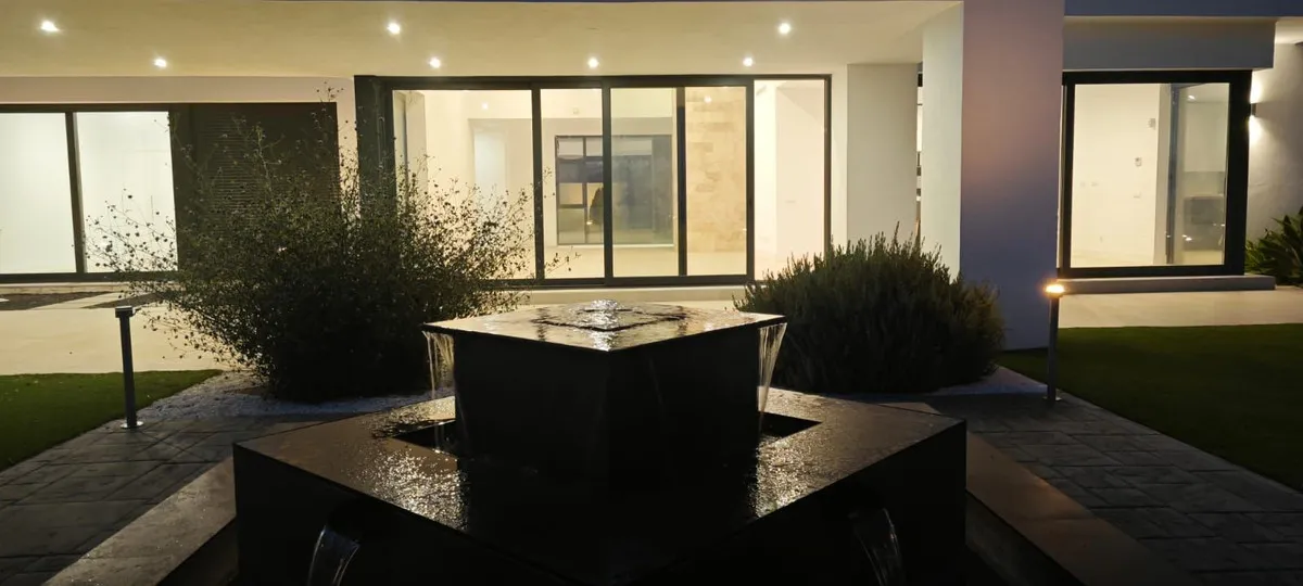 8b5b0800-81a0-438d-9637-890c169b2114