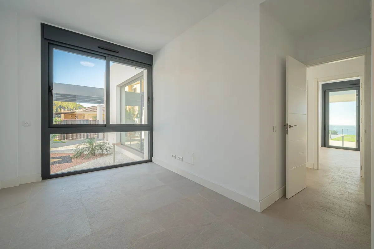 b2a1cb9b-1ab8-4355-9a23-2154cc9013bc