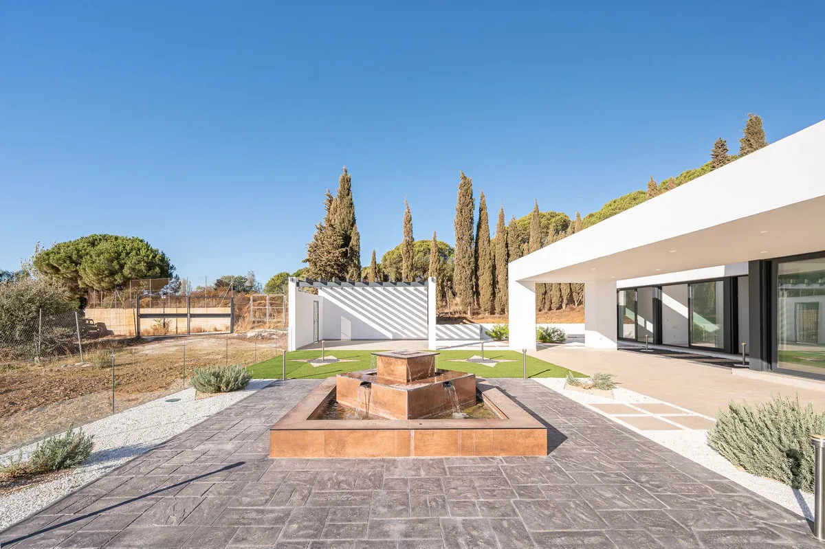 f1f1343a-a084-4bea-8441-f76495e46439