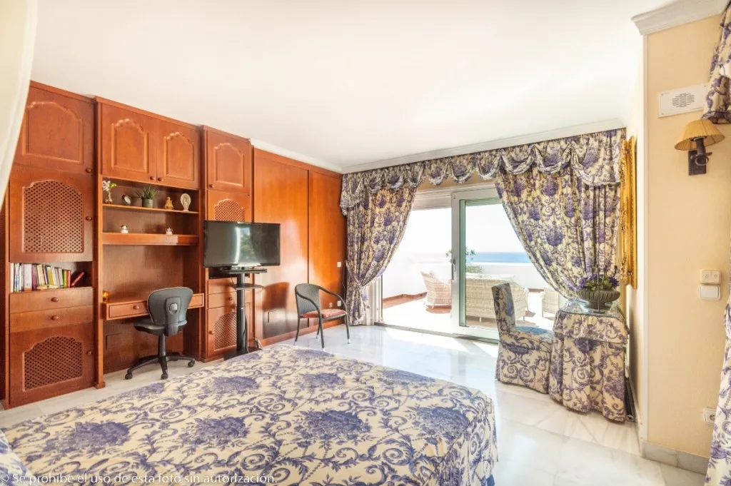 a7f2d748-978c-4f64-8086-6c1b3cb4e202